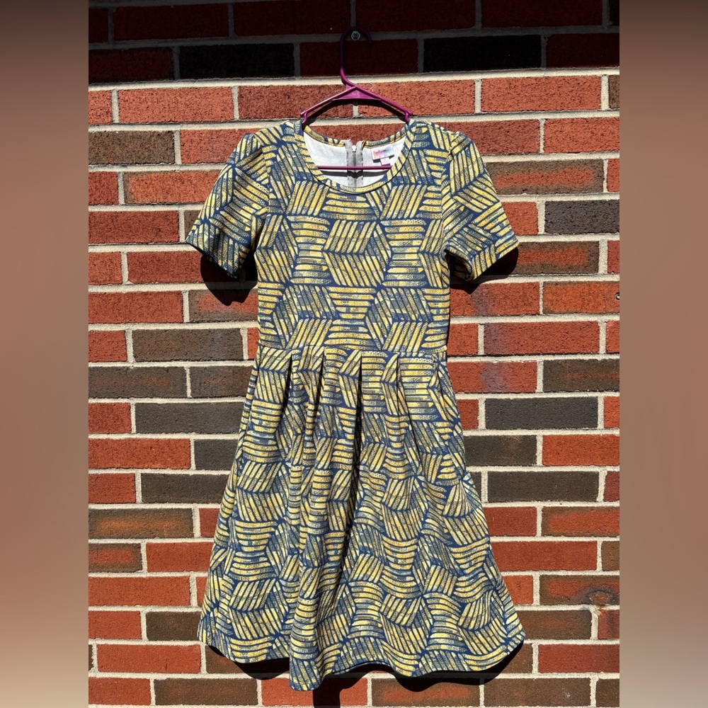 Like new LuLaRoe Amelia dress size XS